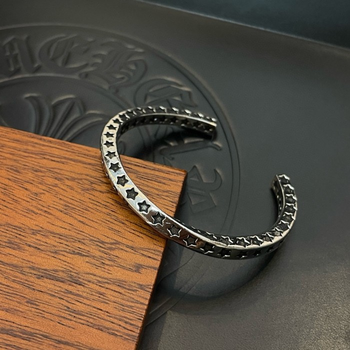 使い勝手良し クロムハーツ 激安偽物 五星花の開口ブレスレット