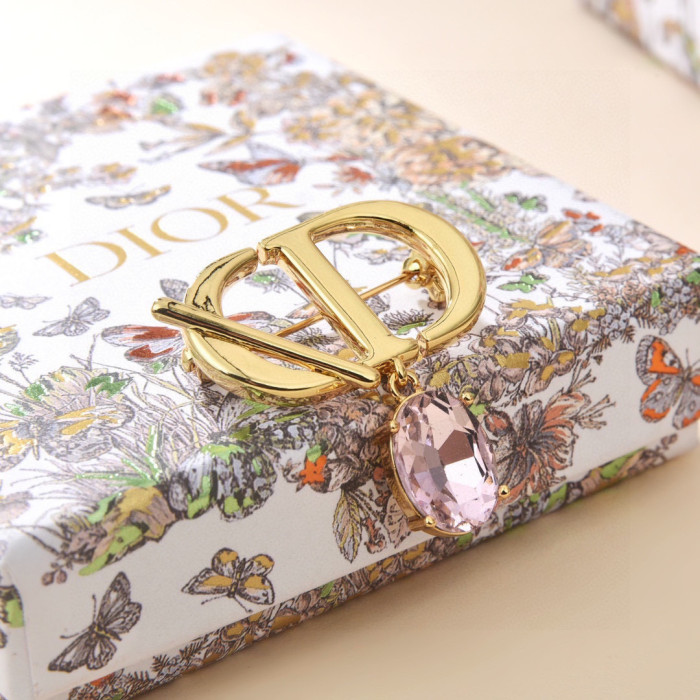 超奇跡の入荷☆ ディオール スーパーコピー のDior アルファベットブローチ