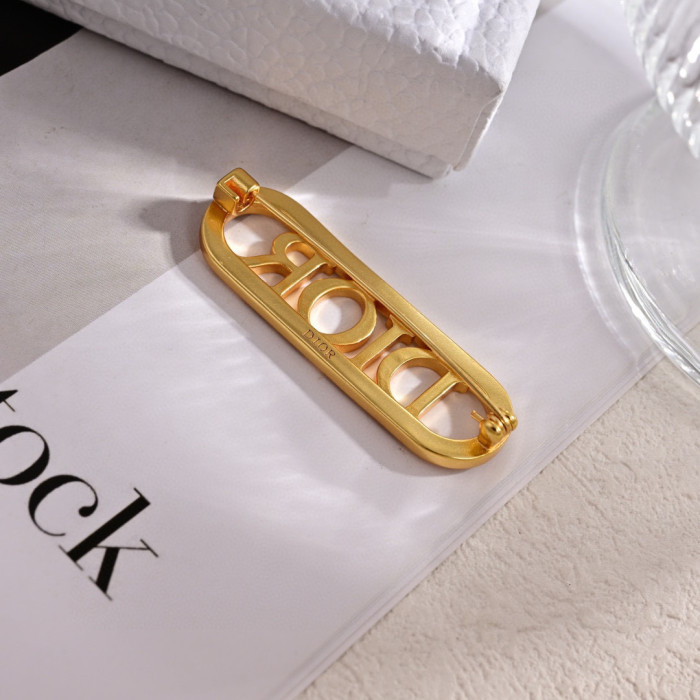 超話題! ディオール 激安通販 のDior アルファベットブローチ