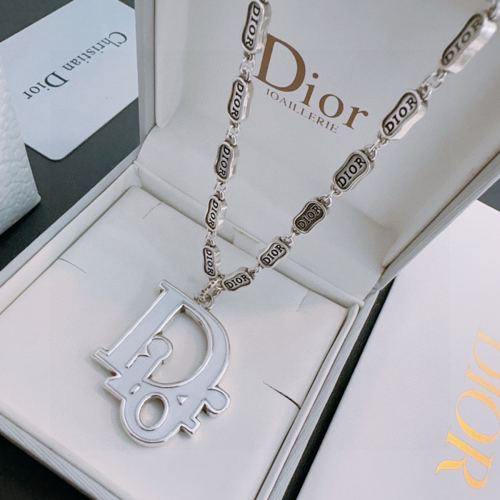 追跡付 ディオール 偽物通販 のDiorネックレス