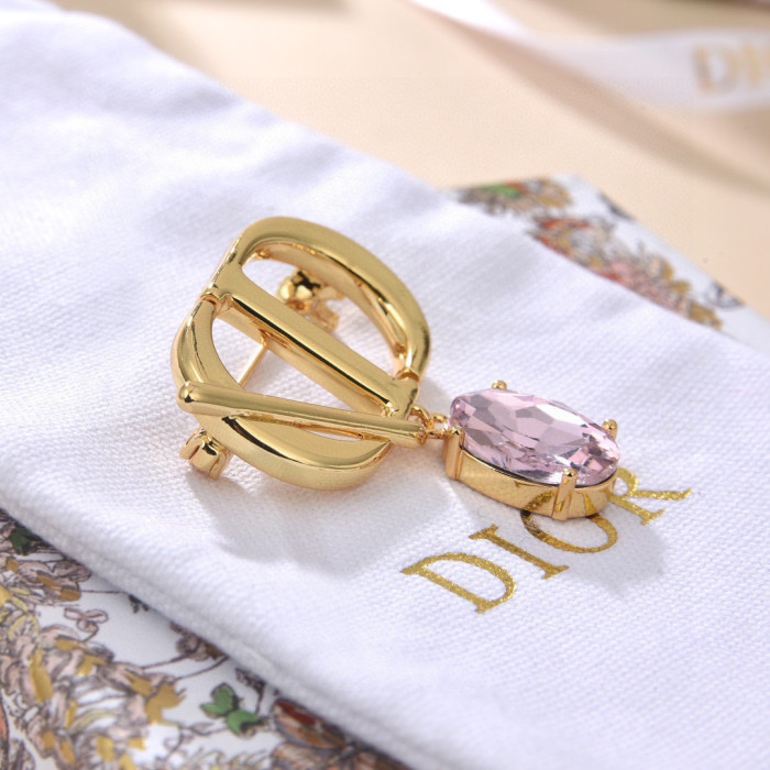 超奇跡の入荷☆ ディオール スーパーコピー のDior アルファベットブローチ