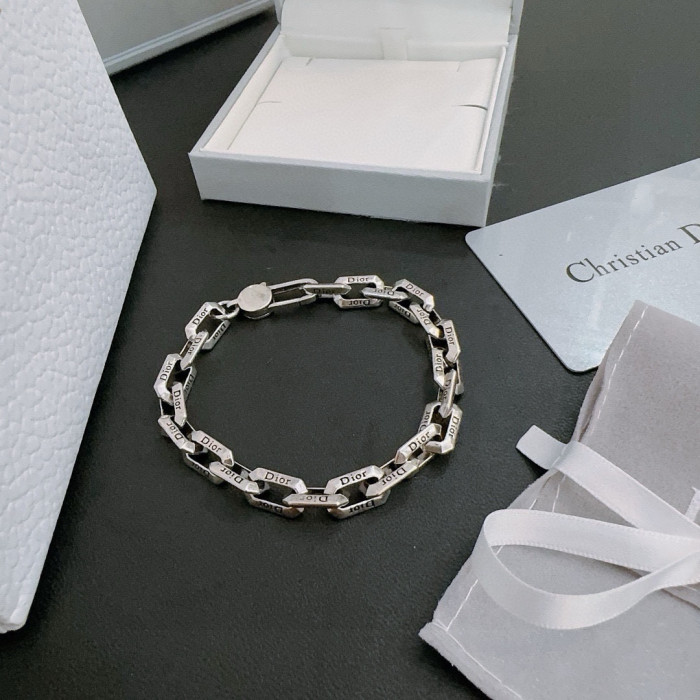 日本未入荷 ディオール コピーおすすめ のDior ブレスレット