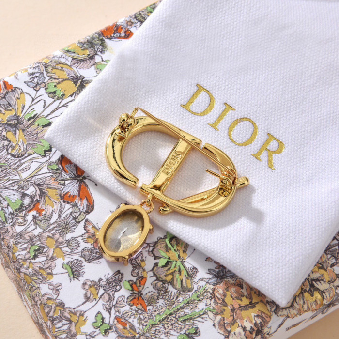 超奇跡の入荷☆ ディオール スーパーコピー のDior アルファベットブローチ