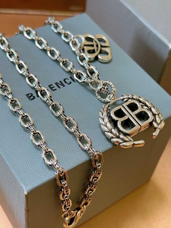 超話題!  バレンシアガ スーパーコピー Balenciagaのネックレス