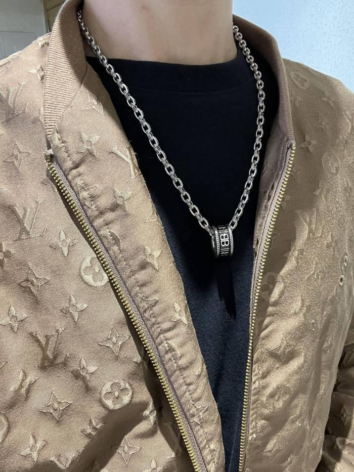 【話題商品！】 バレンシアガ n級品 Balenciagaの ネックレス
