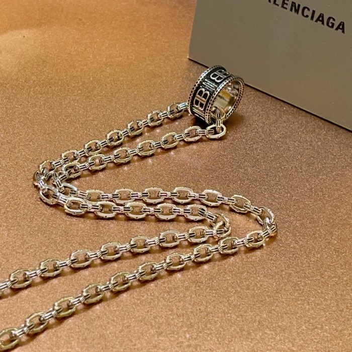 【話題商品！】 バレンシアガ n級品 Balenciagaの ネックレス