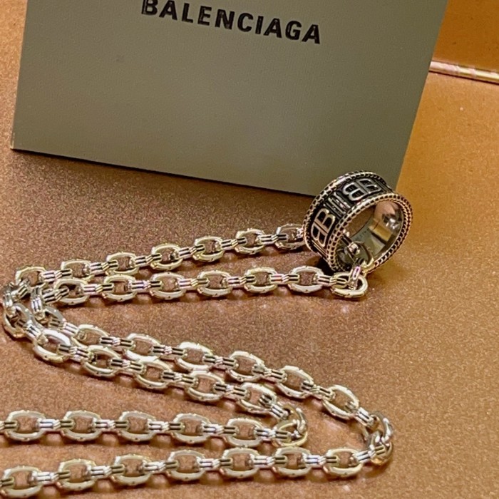 【話題商品！】 バレンシアガ n級品 Balenciagaの ネックレス