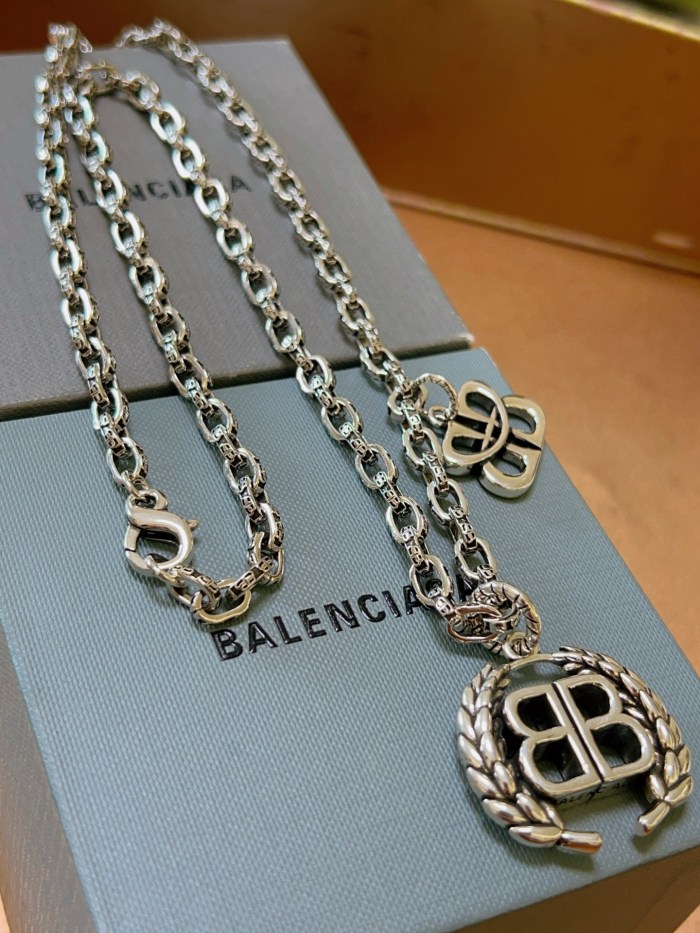 超話題!  バレンシアガ スーパーコピー Balenciagaのネックレス