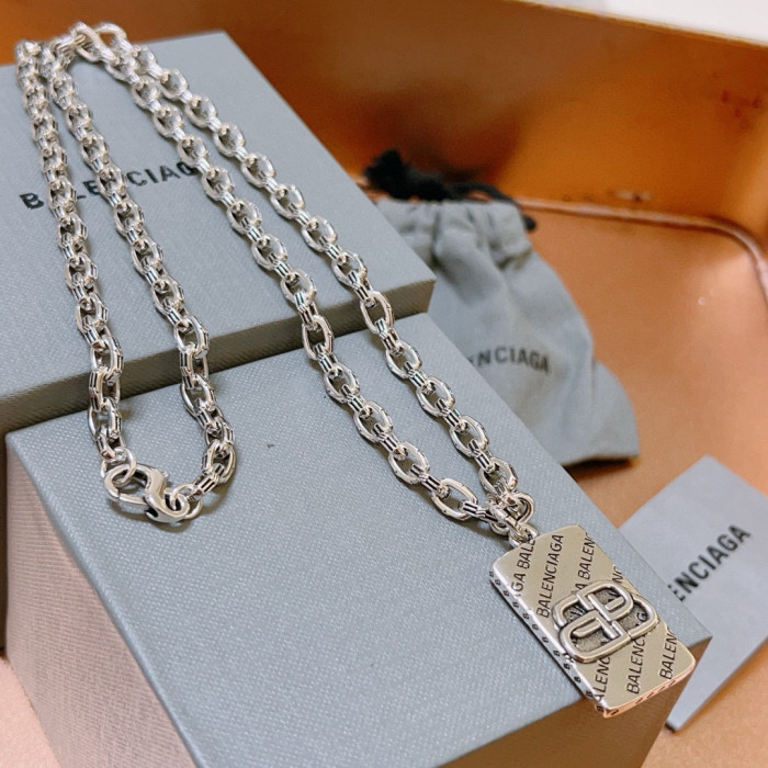 累積売上総額第１位！ バレンシアガ コピー Balenciagaの ネックレス