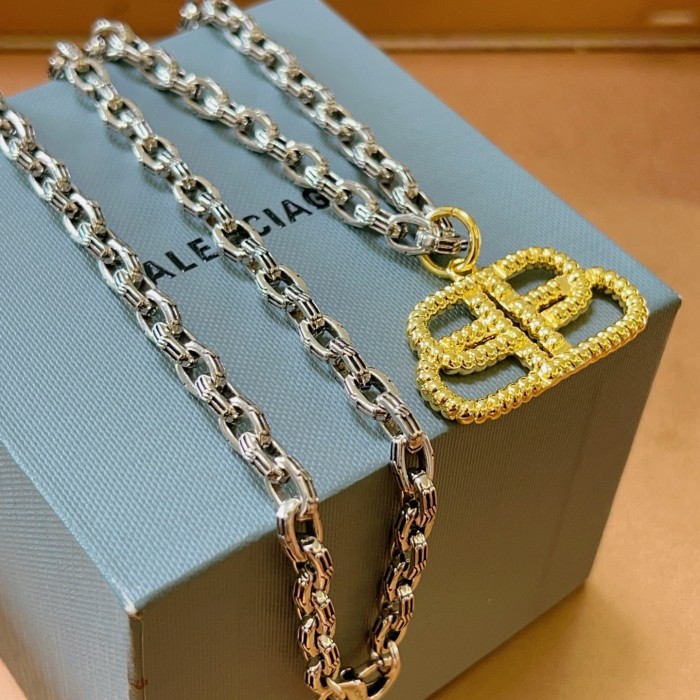 超話題! バレンシアガ 激安偽物 Balenciagaの ネックレス