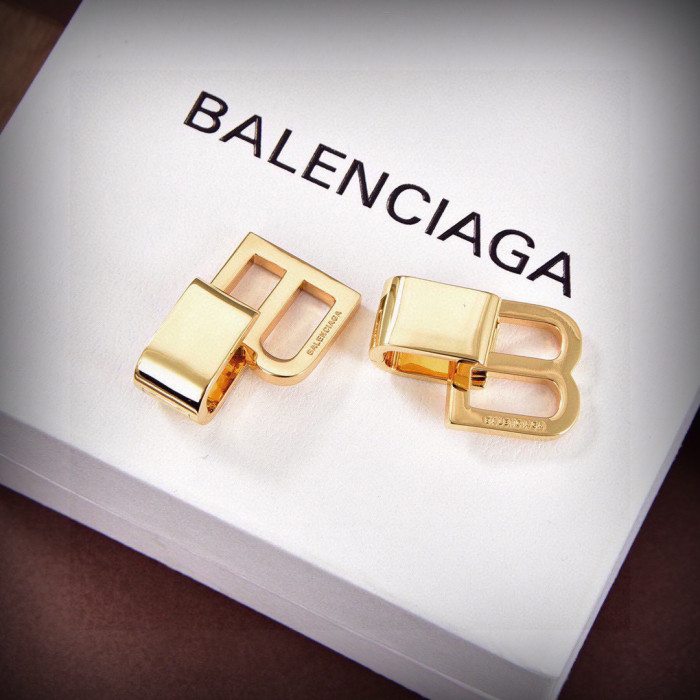 一目惚れ♪  バレンシアガ スーパーコピー Balenciagaの ゴールドピアス