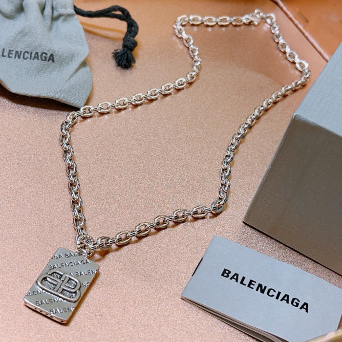 累積売上総額第１位！ バレンシアガ コピー Balenciagaの ネックレス
