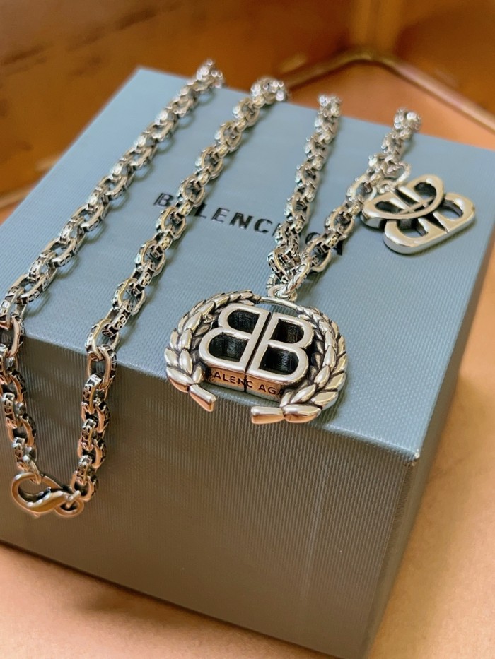 超話題!  バレンシアガ スーパーコピー Balenciagaのネックレス