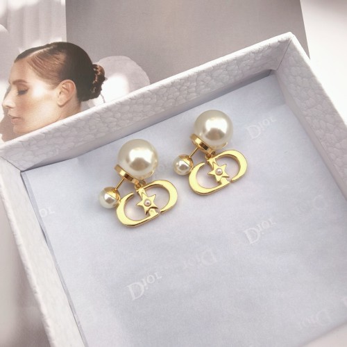 超奇跡の入荷☆ ディオール 激安偽物 Dior ペンタゴンのイヤリング