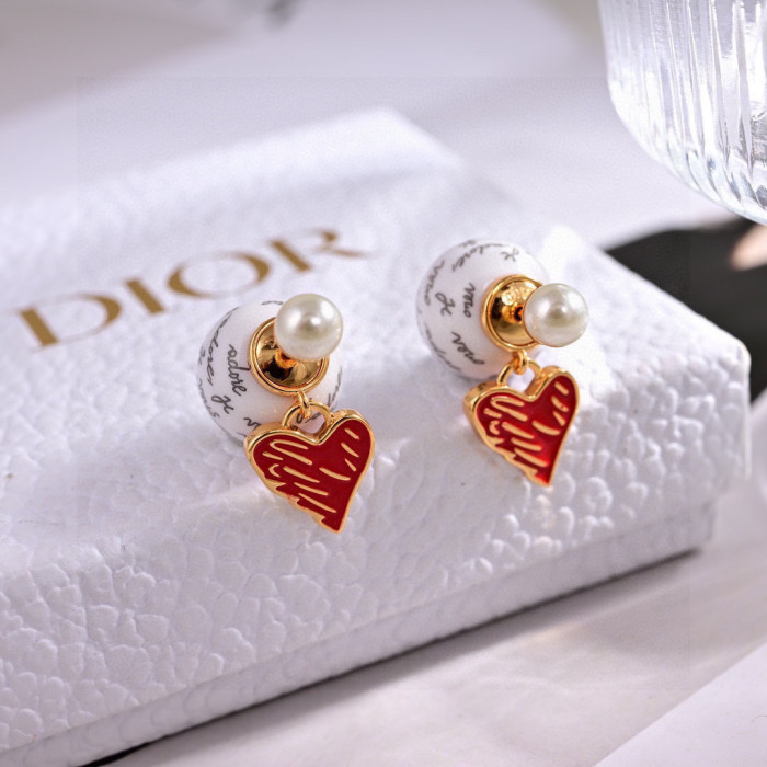 累積売上総額第１位！ ディオール 偽物通販 Dior のイヤリング