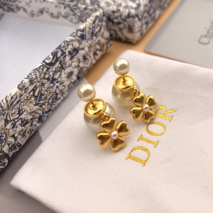 【限定】 ディオール 偽物通販  Diorのペンタゴンのイヤリング