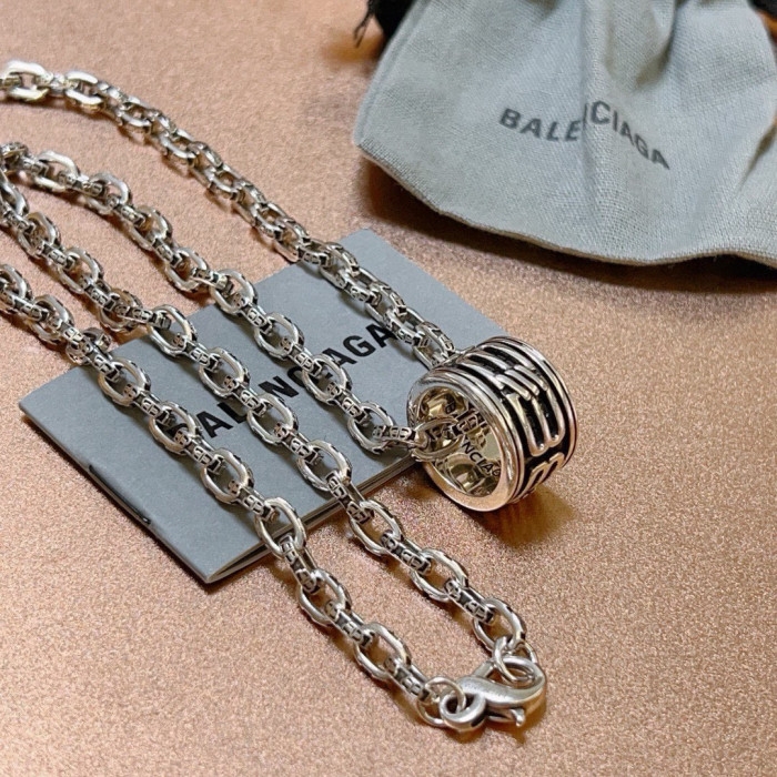 追跡付 バレンシアガ 激安偽物 Balenciagaの ネックレス