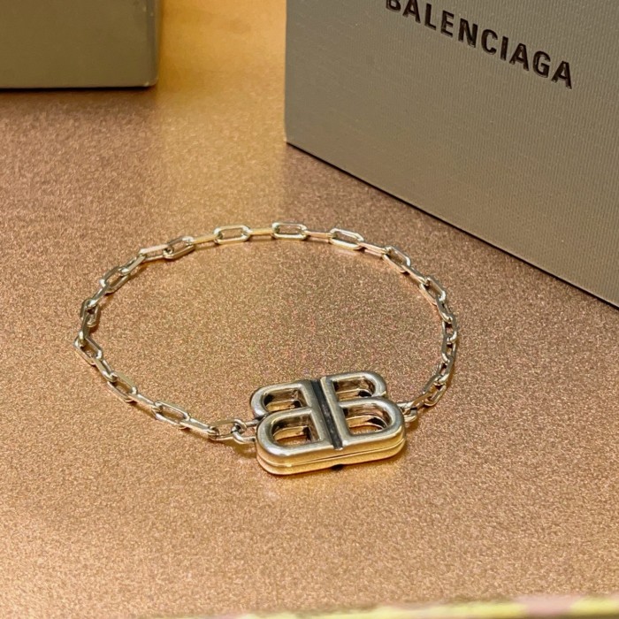 稀少 バレンシアガ 激安通販 Balenciagaのチェーン