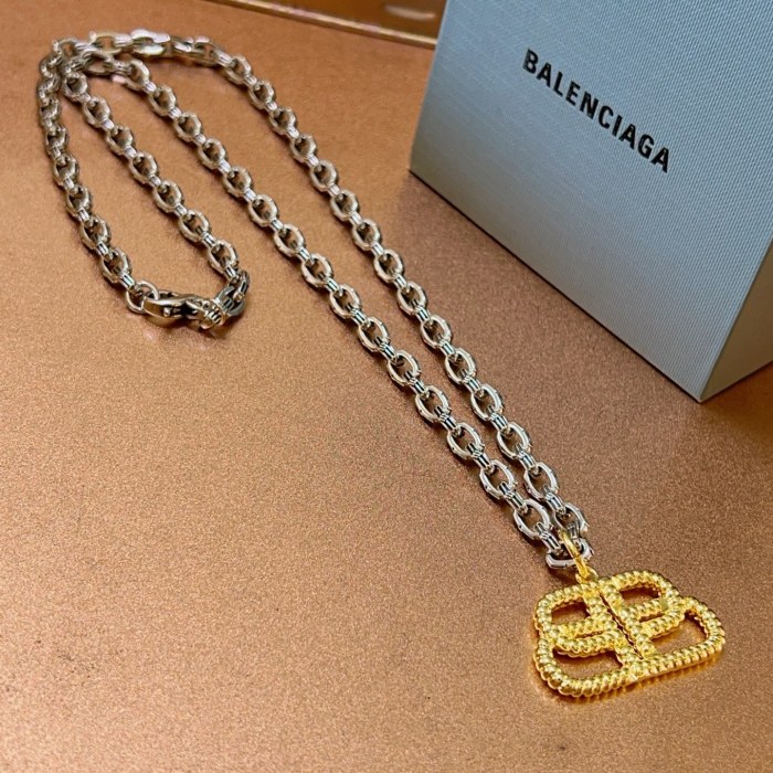 超話題! バレンシアガ 激安偽物 Balenciagaの ネックレス