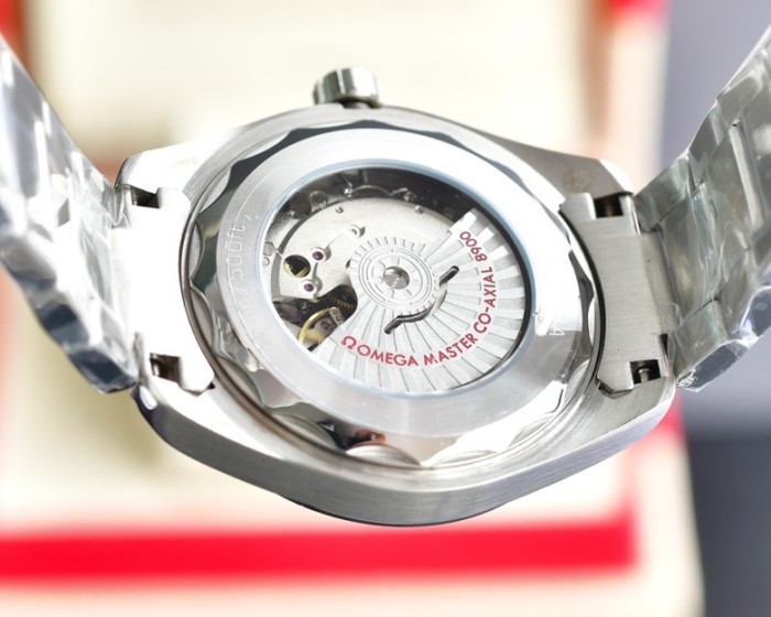 超話題! オメガ スーパーコピー のOMEGASEAMASTER海馬シリーズAQUA TEERA 150 m腕時計