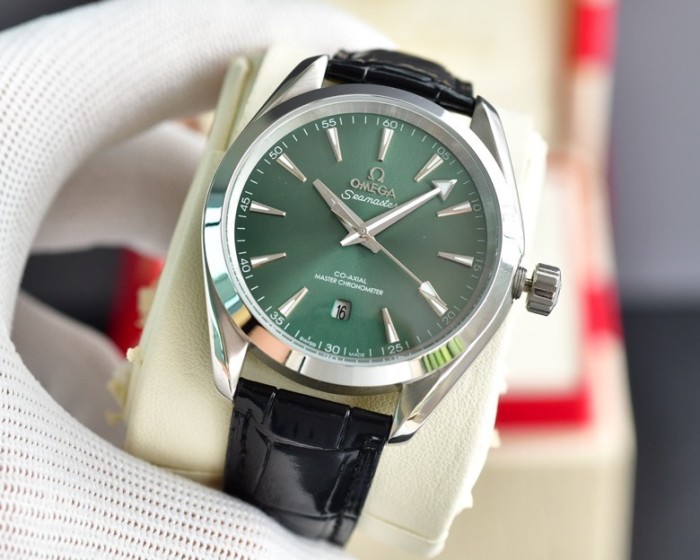 入手困難 オメガ コピー のOMEGASEAMASTER海馬シリーズAQUA TEERA 150 m腕時計