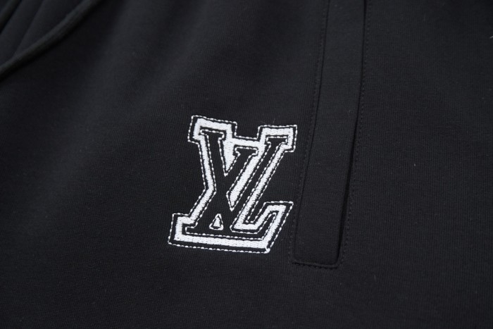 超奇跡の入荷☆ ルイヴィトン 偽物通販 2025 ssショーツクラシック刺繍アルファベットショーツ