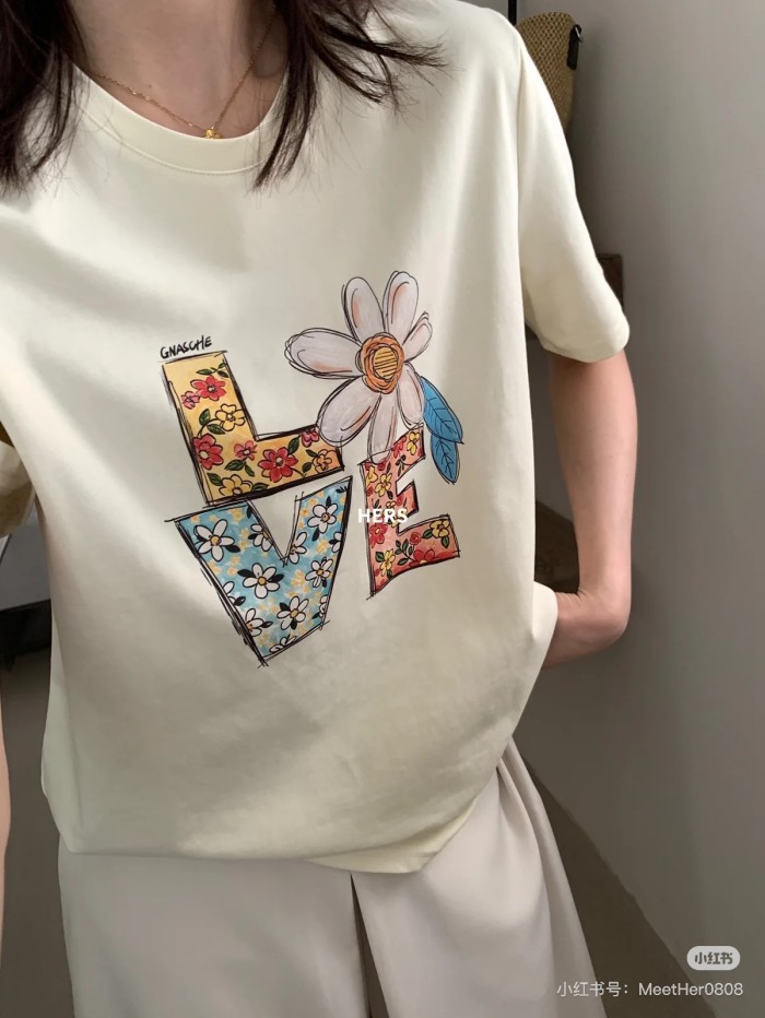 入手困難 ルイヴィトン コピー プリントアルファベットロゴラウンドネック半袖Tシャツ