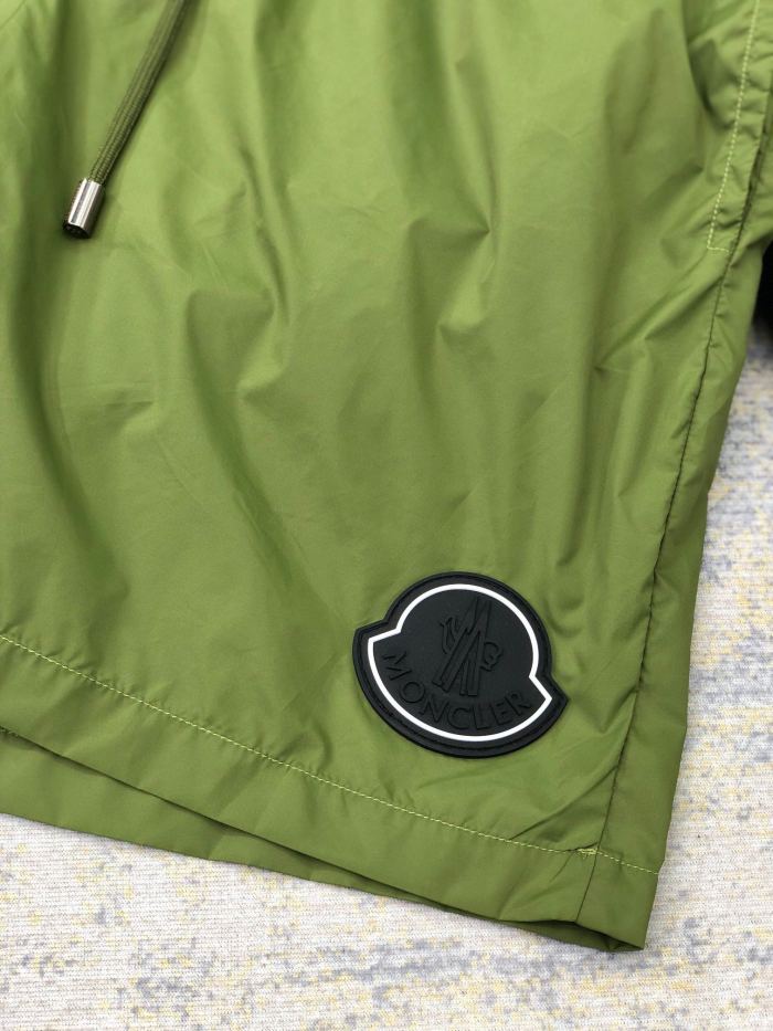 日本未入荷 モンクレール 偽物通販 のビーチパンツ