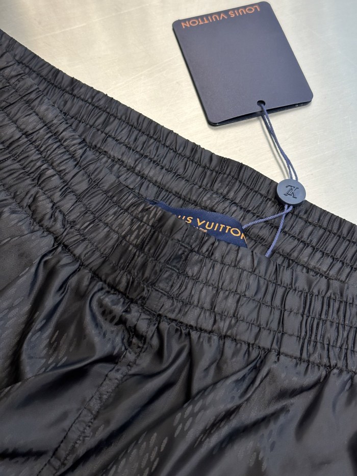 日本未入荷 ルイヴィトン コピーおすすめ Lvナイロンビーチパンツ