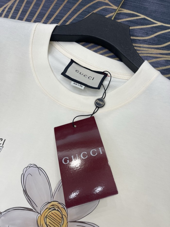 入手困難 ルイヴィトン コピー プリントアルファベットロゴラウンドネック半袖Tシャツ