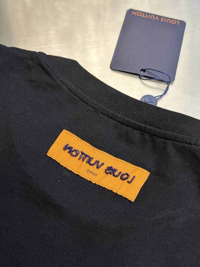超奇跡の入荷☆ ルイヴィトン スーパーコピー Lv刺繍ビーズコットン半袖