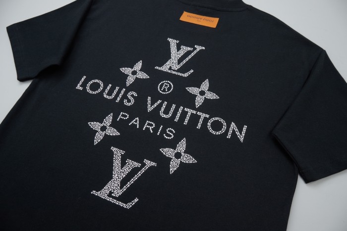 日本未入荷 ルイヴィトン n級品 の LVアルファベットドリル半袖