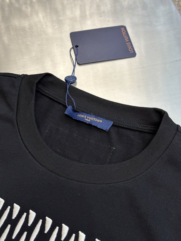 超奇跡の入荷☆ ルイヴィトン スーパーコピー Lv刺繍ビーズコットン半袖