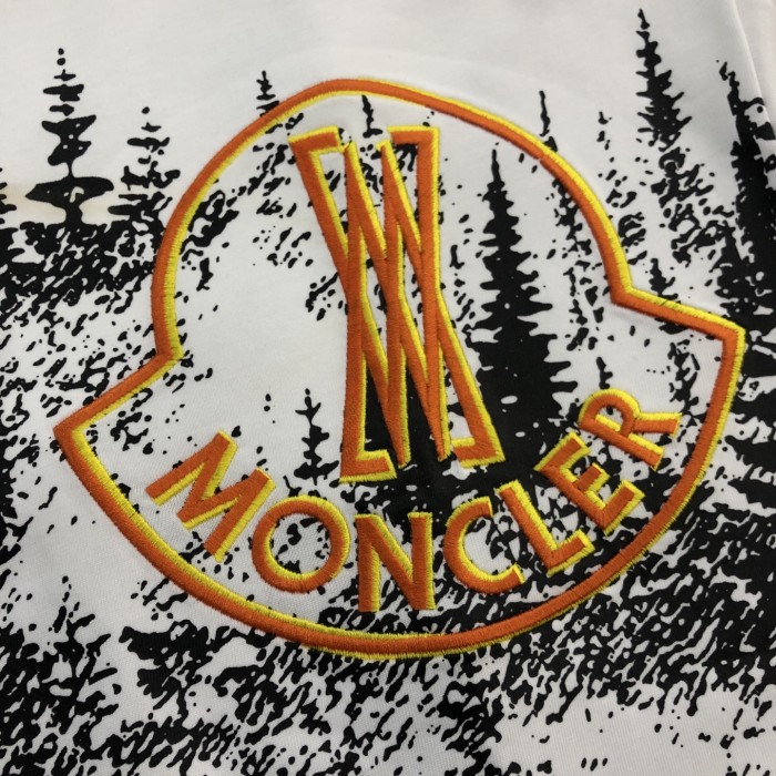 【限定】 モンクレール コピーおすすめ の刺繍ロゴラウンドネック半袖Tシャツ