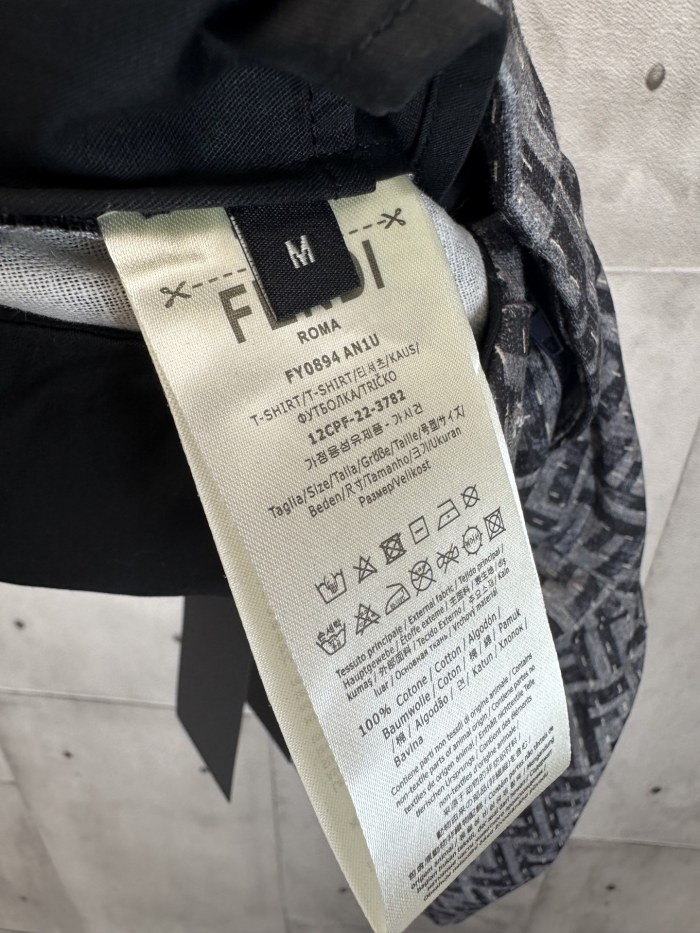 稀少 フェンディ 激安偽物 の明かりのラインがたっぷりプリントされたジャカードFFショーツ