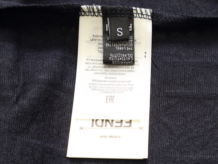 新作フェンディ n級品 2025SSのクラシックな戦馬プリントロゴの暗紋タオル刺繍アルファベットロゴTシャツ