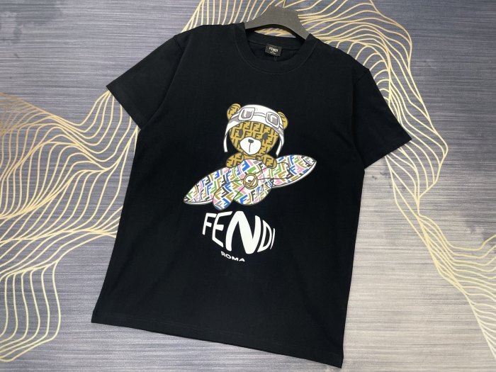 【限定】フェンディ コピーおすすめ のプリントアルファベットロゴラウンドネック半袖Tシャツ2色