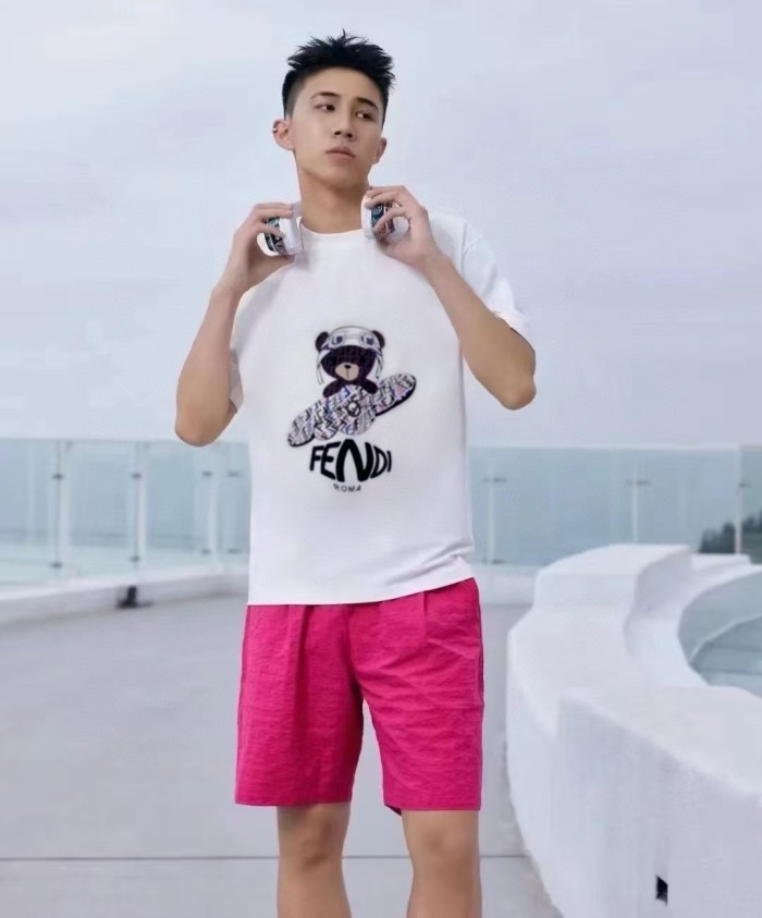 【限定】フェンディ コピーおすすめ のプリントアルファベットロゴラウンドネック半袖Tシャツ2色