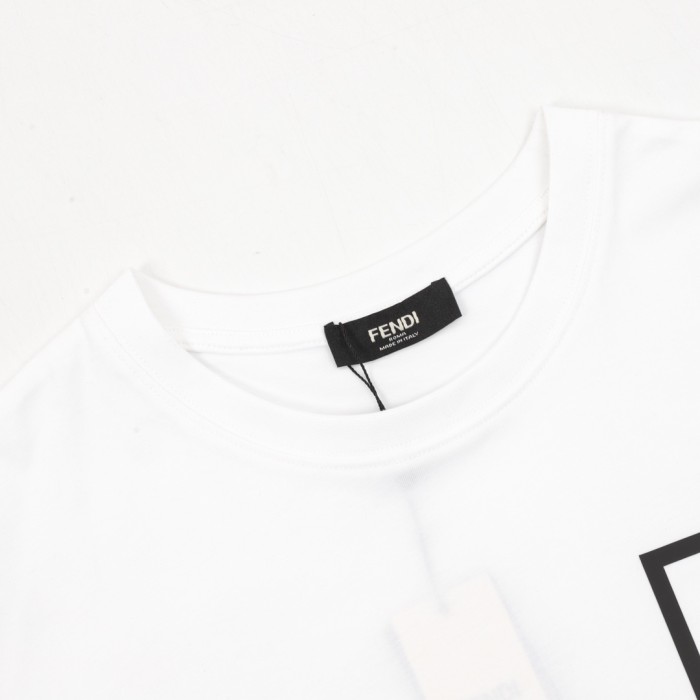 超奇跡の入荷☆ フェンディ n級品 のエンプレス小怪獣半袖Tシャツ