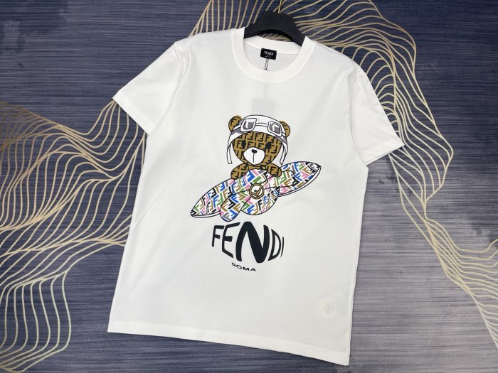 【限定】フェンディ コピーおすすめ のプリントアルファベットロゴラウンドネック半袖Tシャツ2色