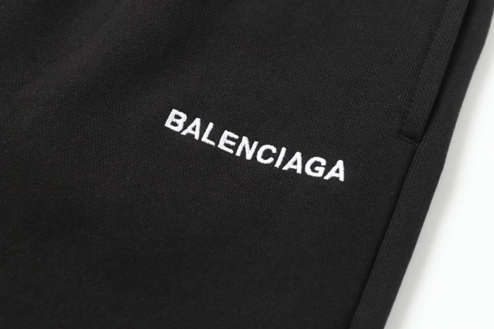 日本未入荷 バレンシアガ コピーおすすめ クラシックなアルファベット刺繍のショートパンツ