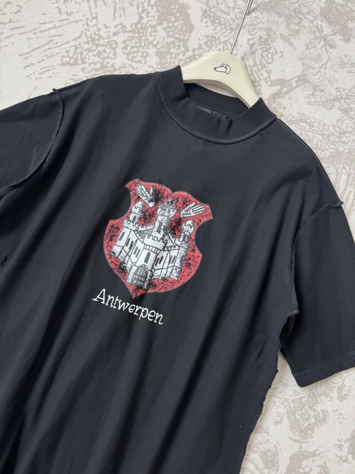超話題! バレンシアガ コピー SS 25パリ城のゆったりカジュアルTシャツカップルモデル-