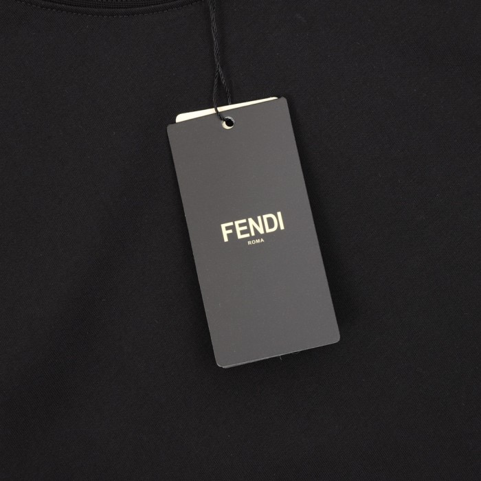 新作 フェンディ スーパーコピー のエンプレス小怪獣半袖Tシャツ