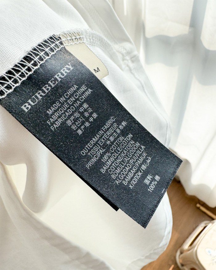 追跡付 バーバリー コピー Burberry軍馬シート刺繍サマーラウンドネック半袖Tシャツ2色