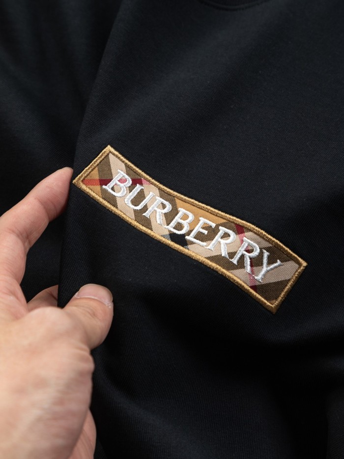 【話題商品！】 バーバリー コピーおすすめ 刺繍二重袖背格子貼布の精巧で美しい重工芸Tシャツ