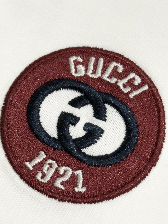 稀少 グッチ コピー Gucciの前後に刺繍された丸首半袖Tシャツ