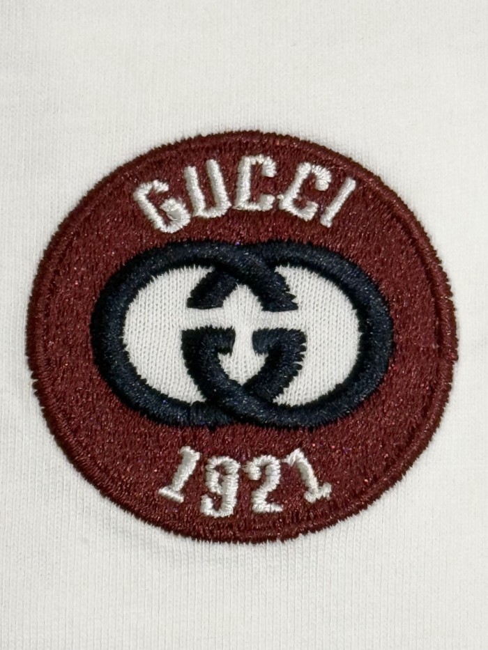 稀少 グッチ コピー Gucciの前後に刺繍された丸首半袖Tシャツ