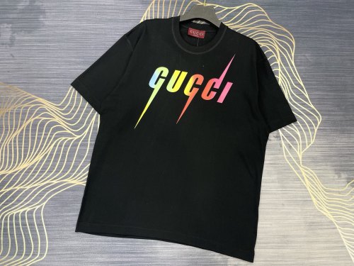 稀少 グッチ 激安通販 Gucci プリントアルファベットロゴラウンドネック半袖Tシャツ2色