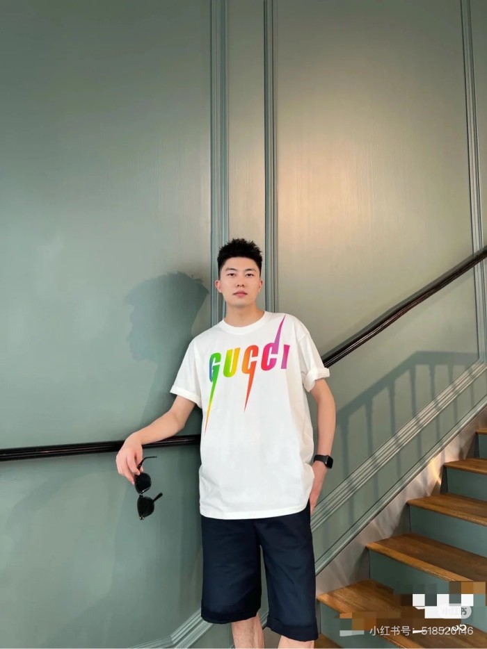 稀少 グッチ 激安通販 Gucci プリントアルファベットロゴラウンドネック半袖Tシャツ2色