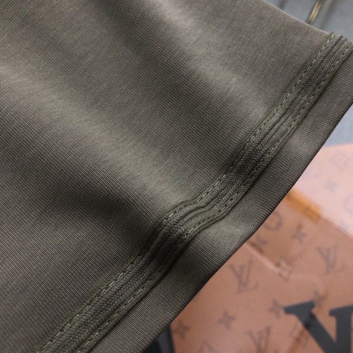 新作 ディオール コピーおすすめ の刺繍ロゴ半袖Tシャツ